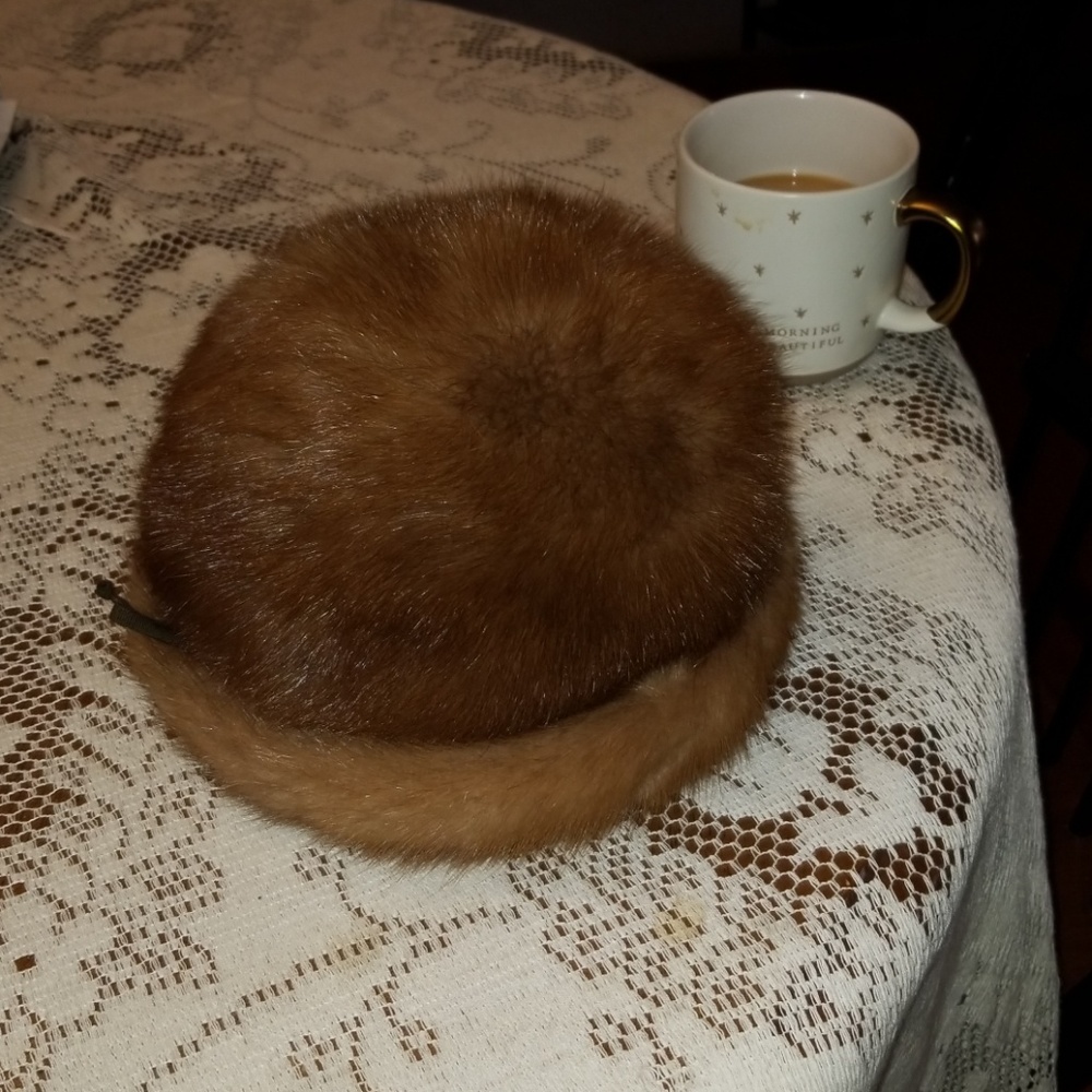 SHE'S COVERING HER CROWN❣️Vintage Fur Bonnet